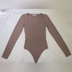 Babaton - Contour Longsleeve Bodysuit